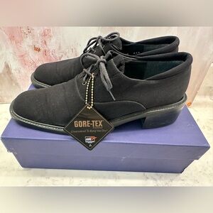 Stuart Weitzman Gore-Tex Black Oxford Lace Up Shoes Made in Spain Womens 8 AAA